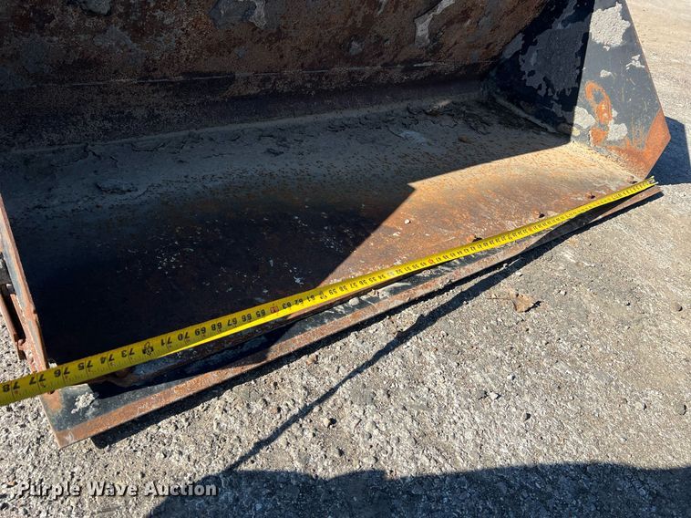 image for item NA9284 Skid steer bucket