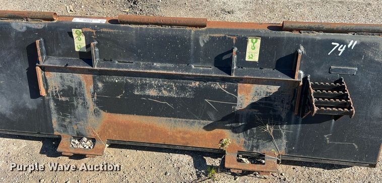 image for item NA9284 Skid steer bucket
