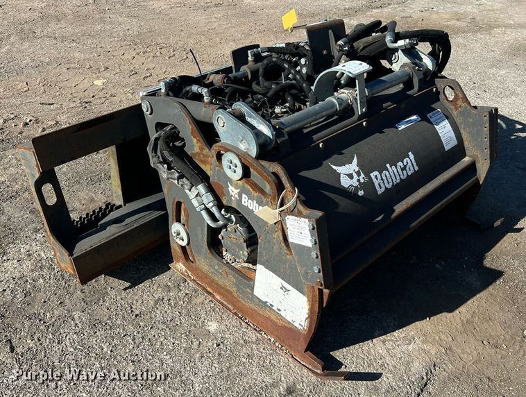 image for item NA9286 2010 Bobcat 40 skid steer cold planer