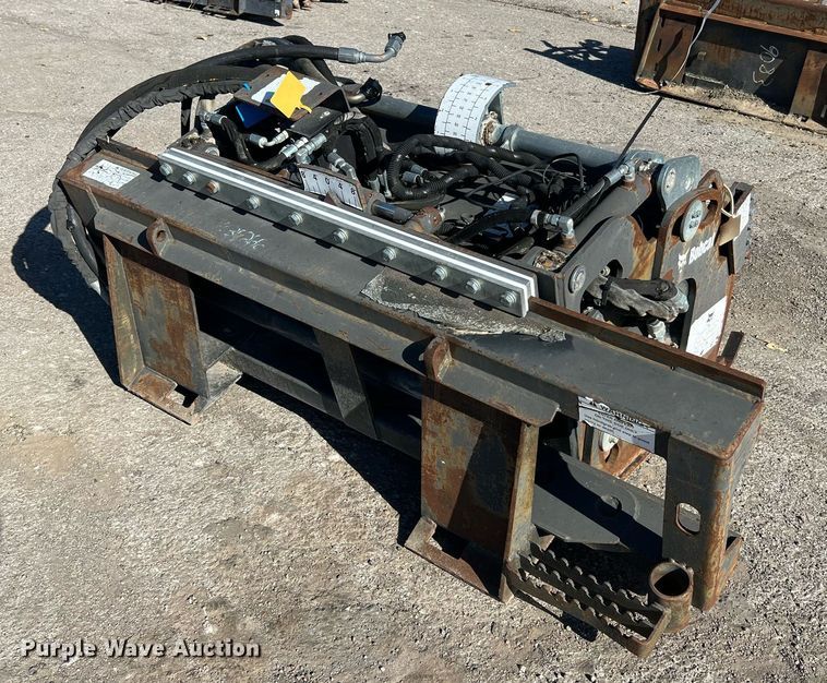 image for item NA9286 2010 Bobcat 40 skid steer cold planer