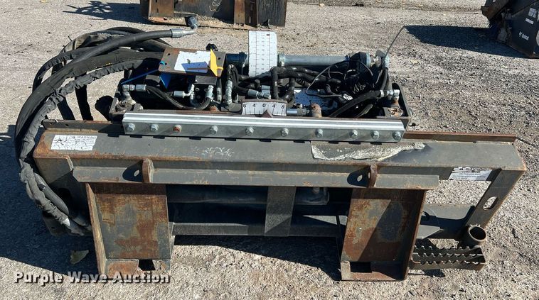 image for item NA9286 2010 Bobcat 40 skid steer cold planer