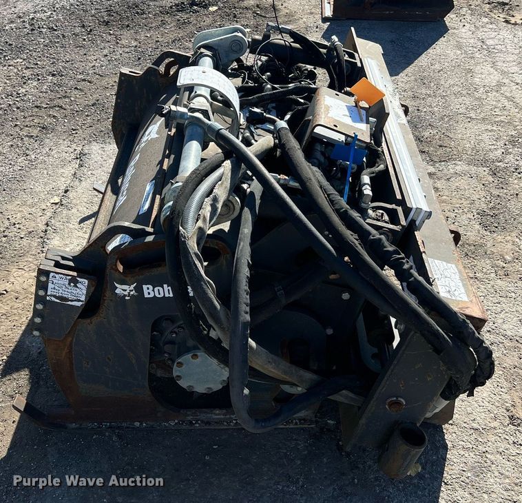 image for item NA9286 2010 Bobcat 40 skid steer cold planer