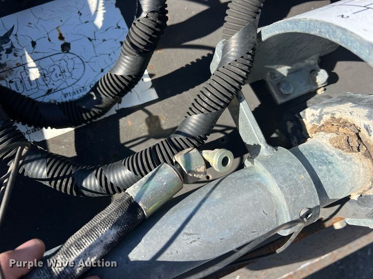 image for item NA9286 2010 Bobcat 40 skid steer cold planer