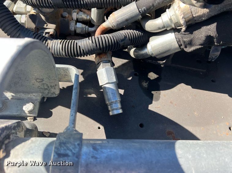 image for item NA9286 2010 Bobcat 40 skid steer cold planer