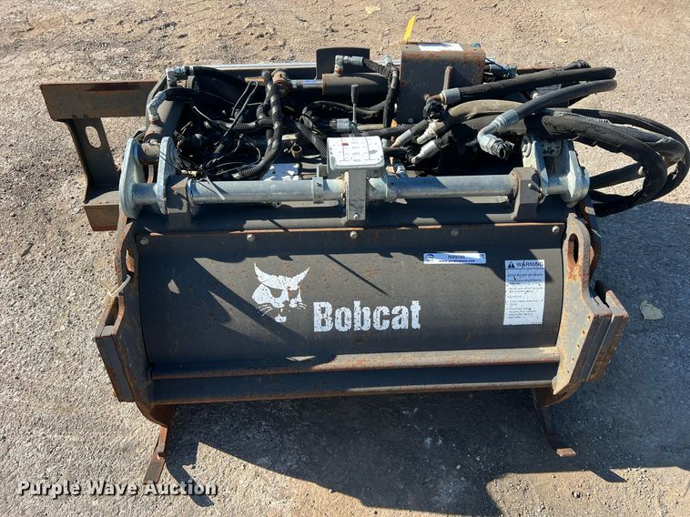 image for item NA9286 2010 Bobcat 40 skid steer cold planer