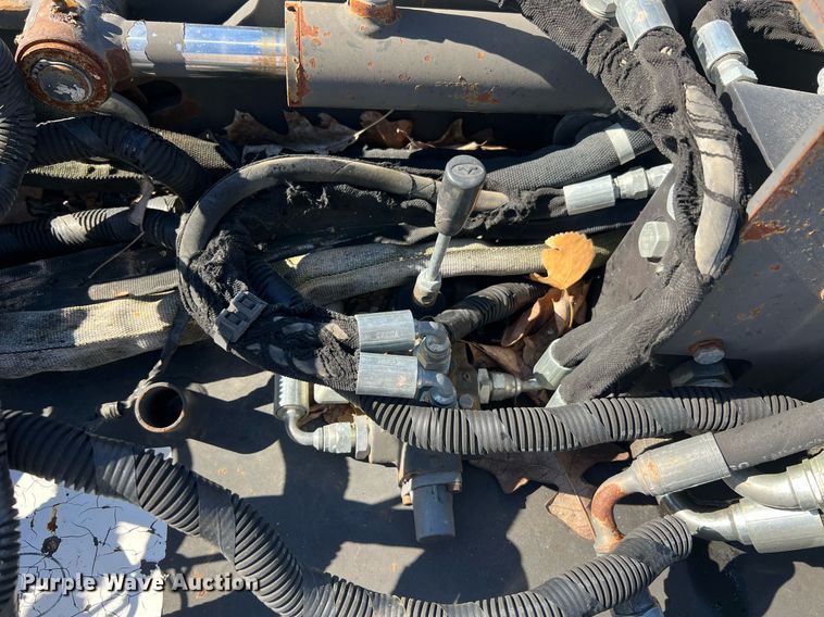 image for item NA9286 2010 Bobcat 40 skid steer cold planer