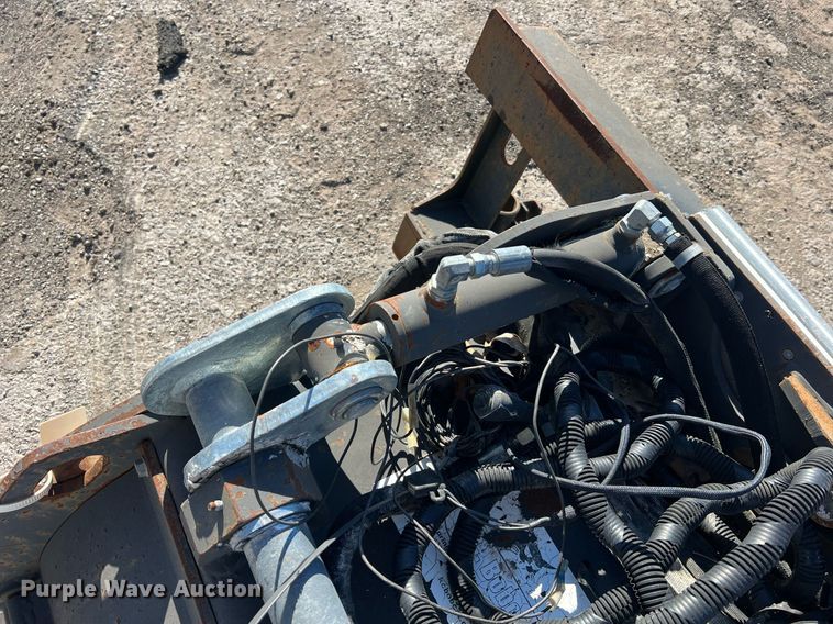 image for item NA9286 2010 Bobcat 40 skid steer cold planer