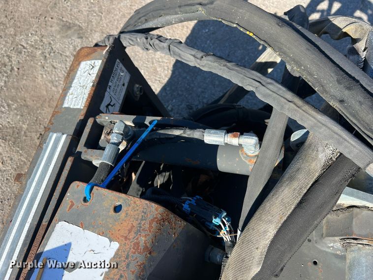 image for item NA9286 2010 Bobcat 40 skid steer cold planer