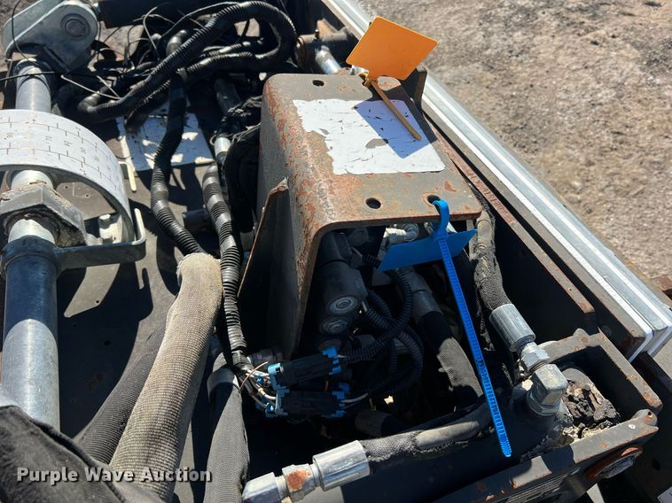 image for item NA9286 2010 Bobcat 40 skid steer cold planer