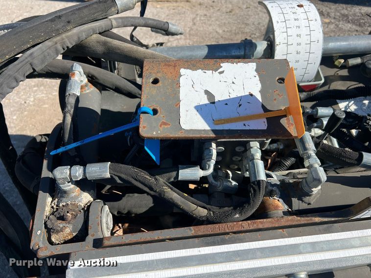 image for item NA9286 2010 Bobcat 40 skid steer cold planer