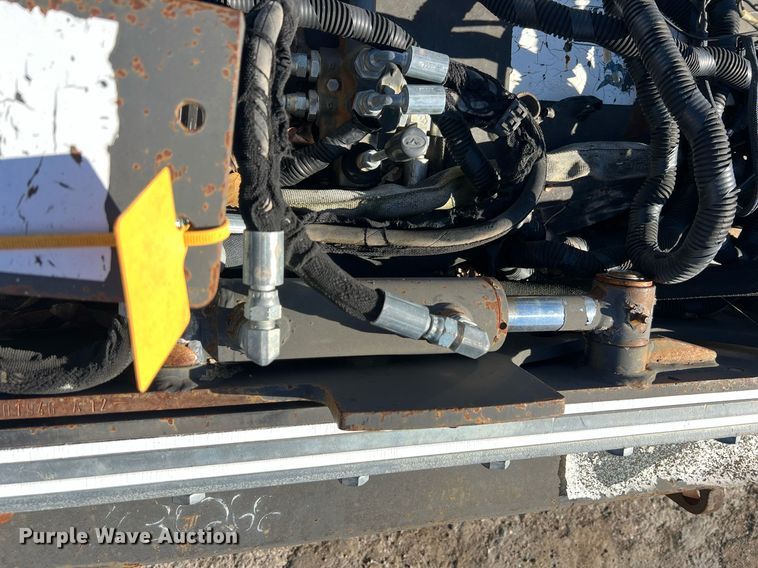 image for item NA9286 2010 Bobcat 40 skid steer cold planer