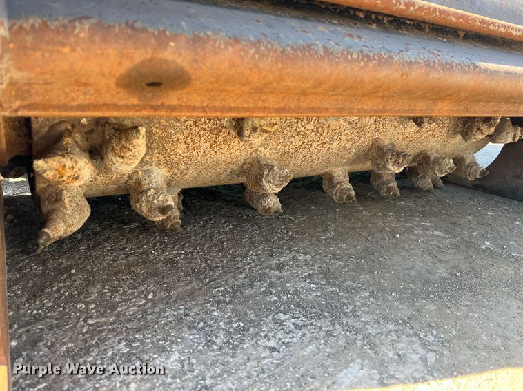 image for item NA9286 2010 Bobcat 40 skid steer cold planer