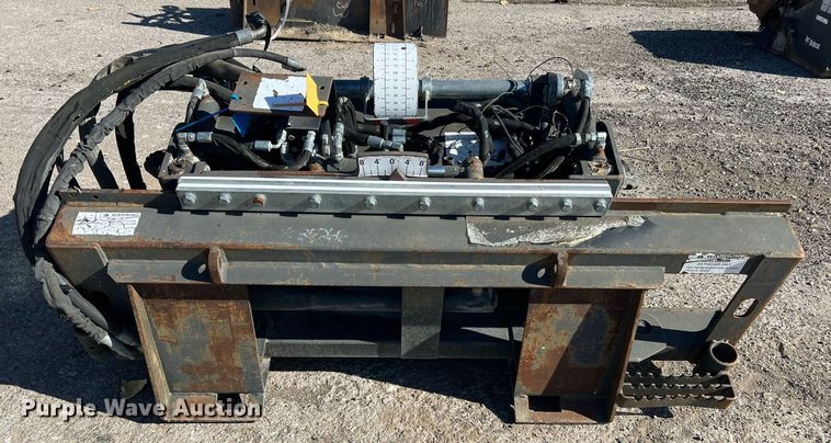 image for item NA9286 2010 Bobcat 40 skid steer cold planer