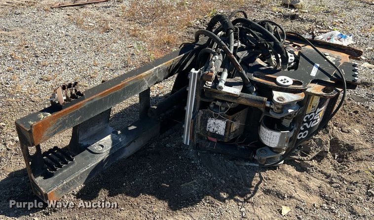 image for item NA9288 2006 Caterpillar PC205 skid steer cold planer