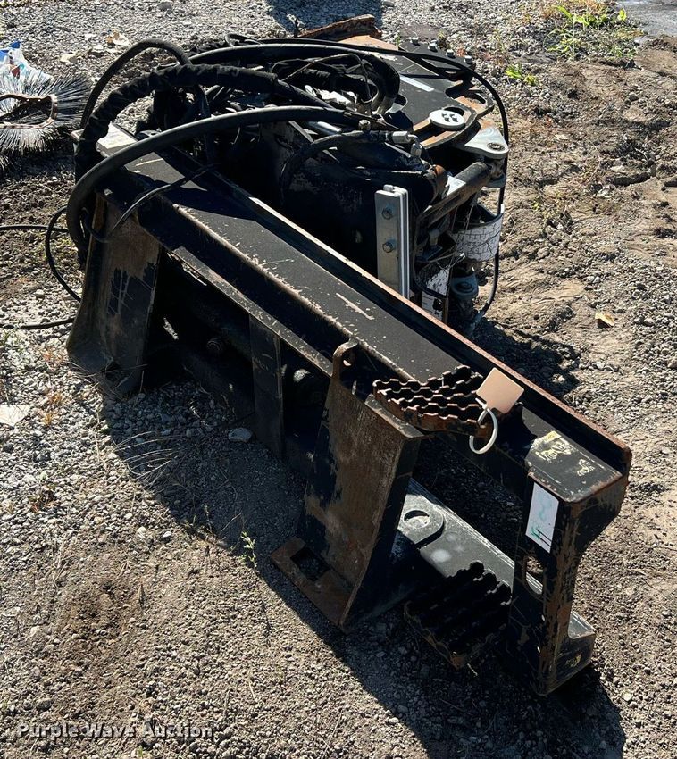 image for item NA9288 2006 Caterpillar PC205 skid steer cold planer