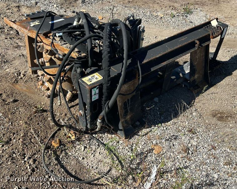 image for item NA9288 2006 Caterpillar PC205 skid steer cold planer