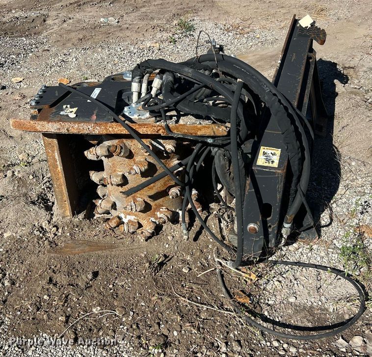 image for item NA9288 2006 Caterpillar PC205 skid steer cold planer