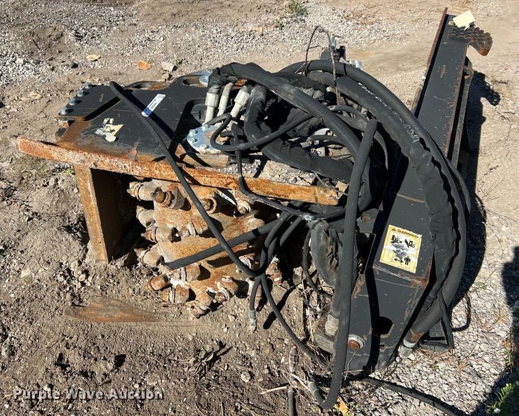 image for item NA9288 2006 Caterpillar PC205 skid steer cold planer