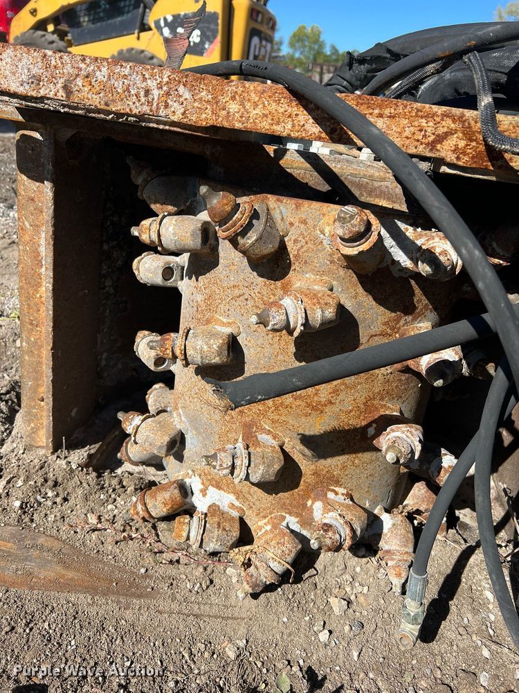 image for item NA9288 2006 Caterpillar PC205 skid steer cold planer