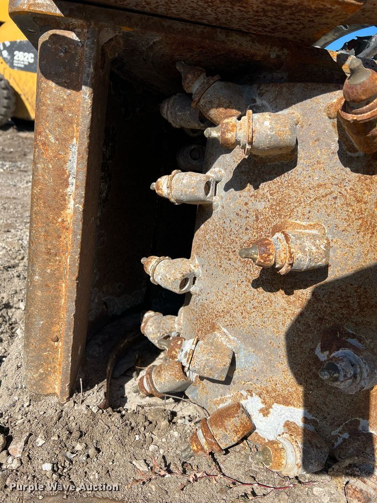 image for item NA9288 2006 Caterpillar PC205 skid steer cold planer