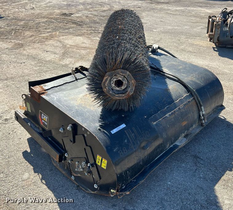 image for item NA9292 2014 Caterpillar BP118C skid steer broom