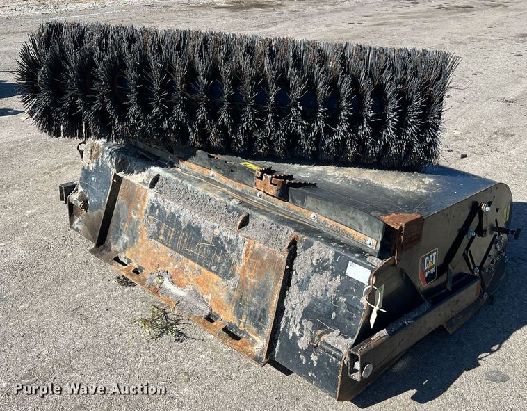 image for item NA9292 2014 Caterpillar BP118C skid steer broom