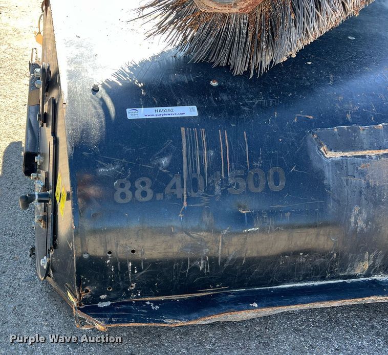 image for item NA9292 2014 Caterpillar BP118C skid steer broom