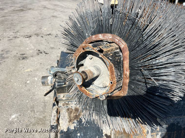 image for item NA9292 2014 Caterpillar BP118C skid steer broom