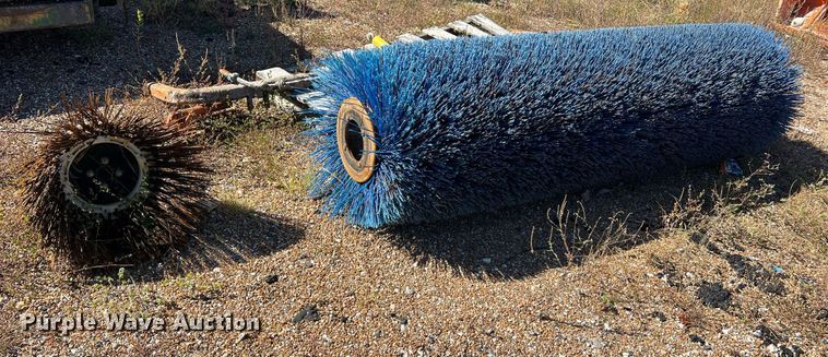 image for item NA9299 2012 Broce RJT350 broom