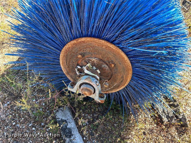 image for item NA9299 2012 Broce RJT350 broom