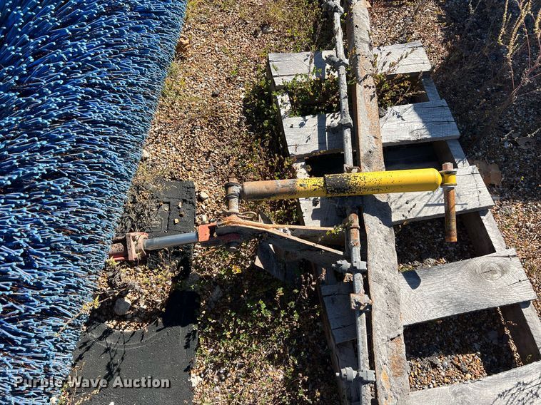 image for item NA9299 2012 Broce RJT350 broom