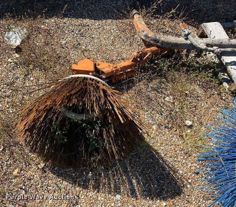 image for item NA9299 2012 Broce RJT350 broom