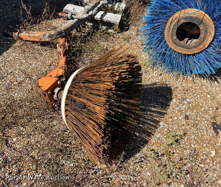 image for item NA9299 2012 Broce RJT350 broom