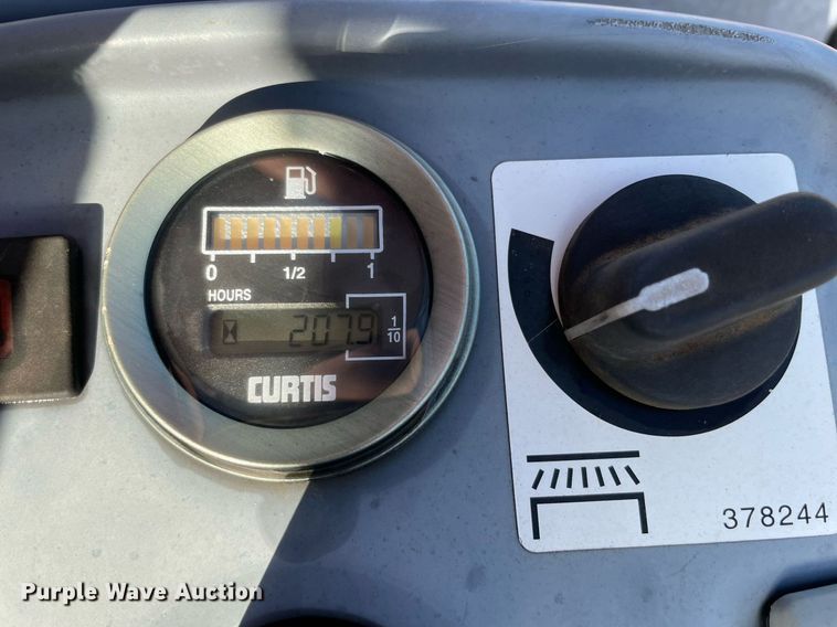 image for item NA9552 Chicago Pneumatic AR90G  double drum vibratory roller