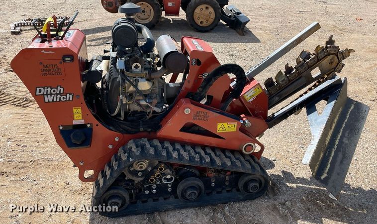 image for item NA9554 2020 Ditch Witch C30X  trencher