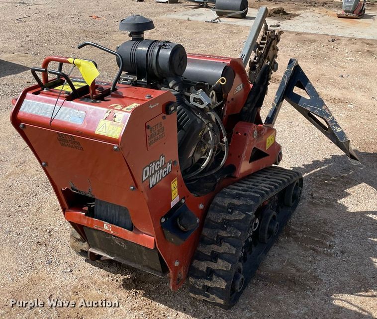image for item NA9554 2020 Ditch Witch C30X  trencher