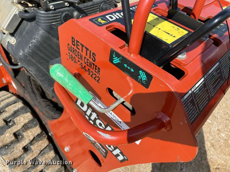 image for item NA9554 2020 Ditch Witch C30X  trencher