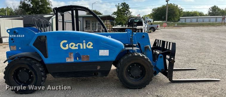 image for item NA9559 2016 Genie GTH-5519  telehandler