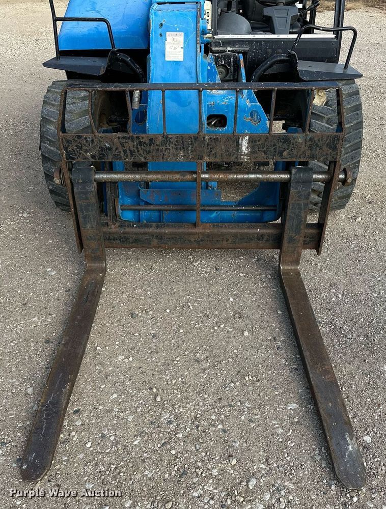 image for item NA9559 2016 Genie GTH-5519  telehandler