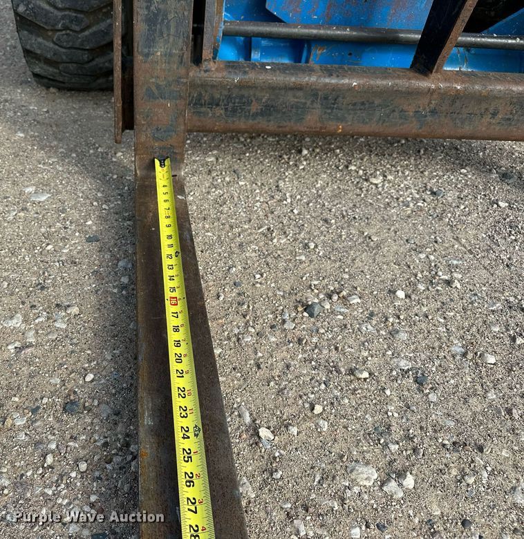 image for item NA9559 2016 Genie GTH-5519  telehandler