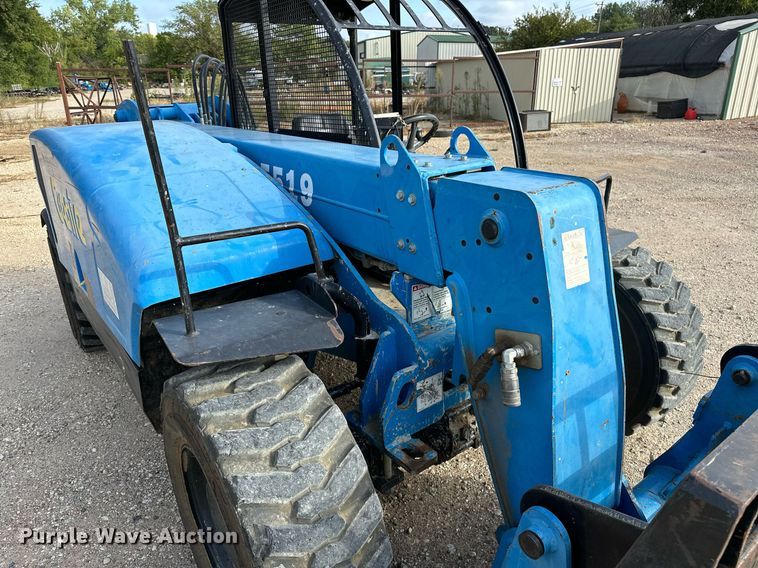 image for item NA9559 2016 Genie GTH-5519  telehandler