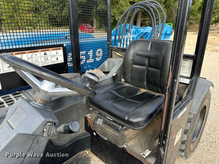 image for item NA9559 2016 Genie GTH-5519  telehandler