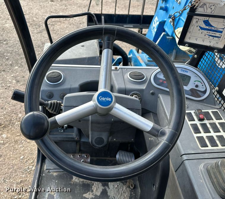 image for item NA9559 2016 Genie GTH-5519  telehandler