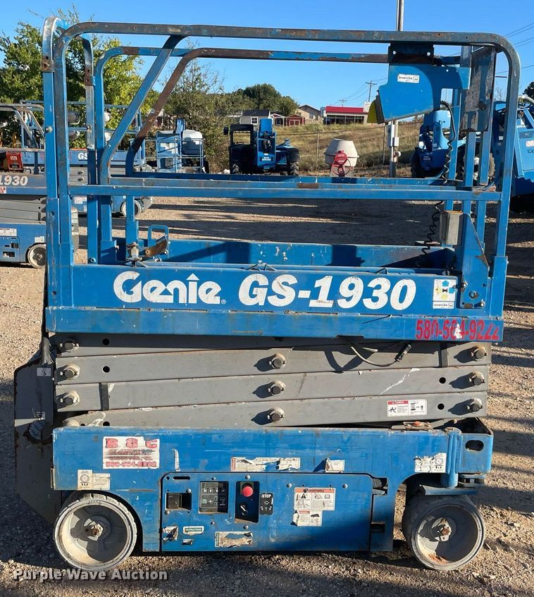 image for item NA9563 2016 Genie GS-1930  scissor lift