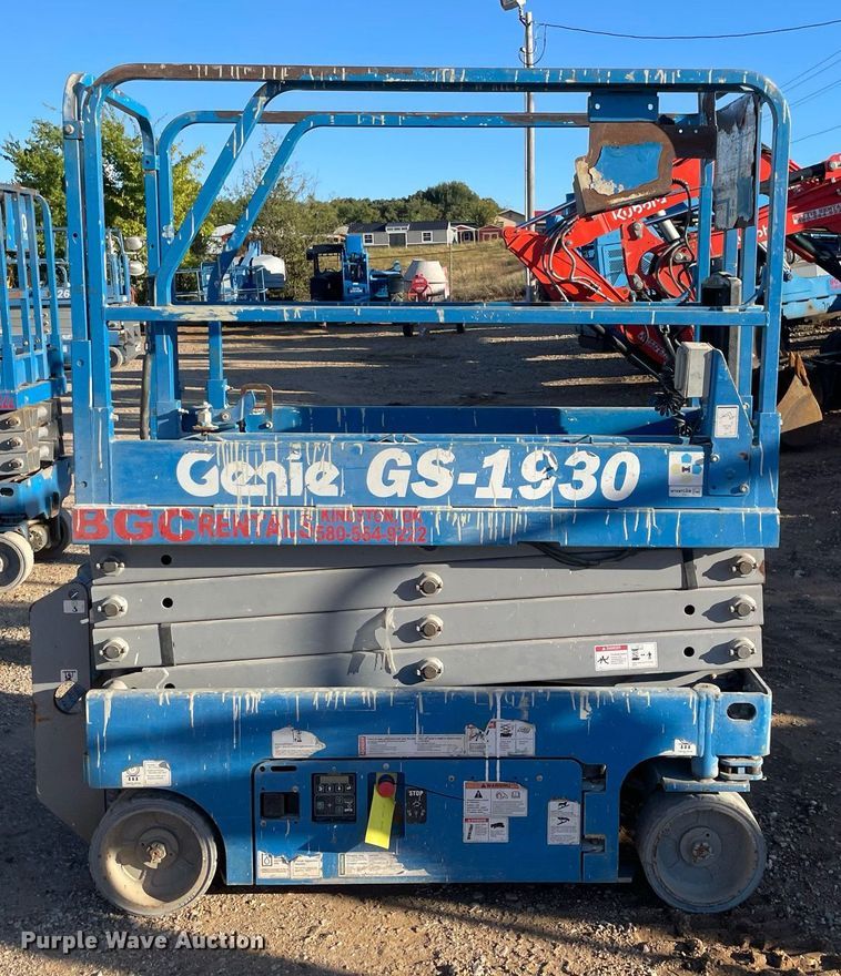 image for item NA9564 2017 Genie GS-1930  scissor lift