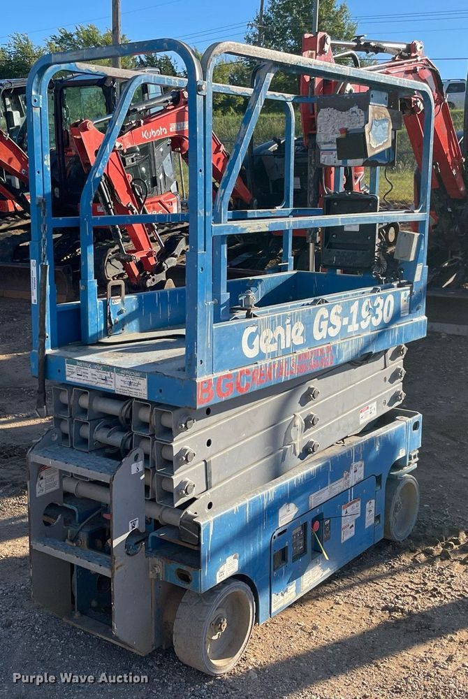image for item NA9564 2017 Genie GS-1930  scissor lift