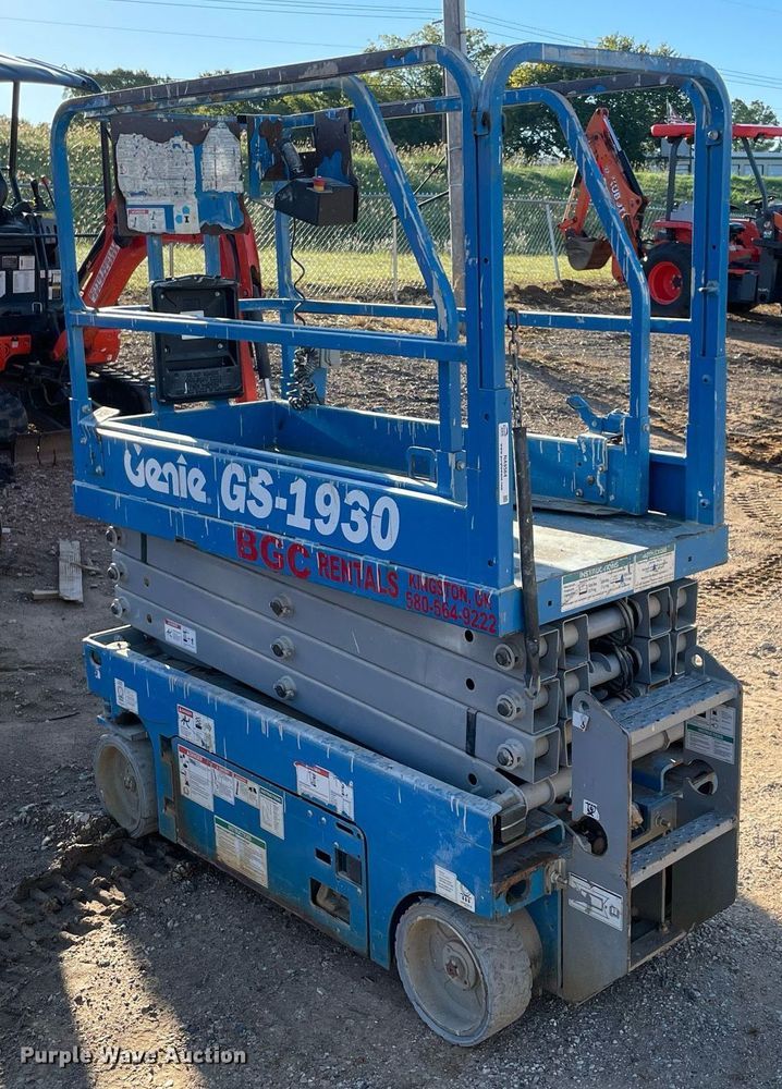 image for item NA9564 2017 Genie GS-1930  scissor lift