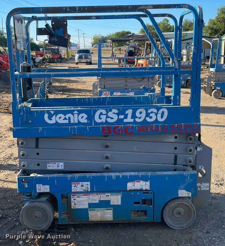 image for item NA9564 2017 Genie GS-1930  scissor lift