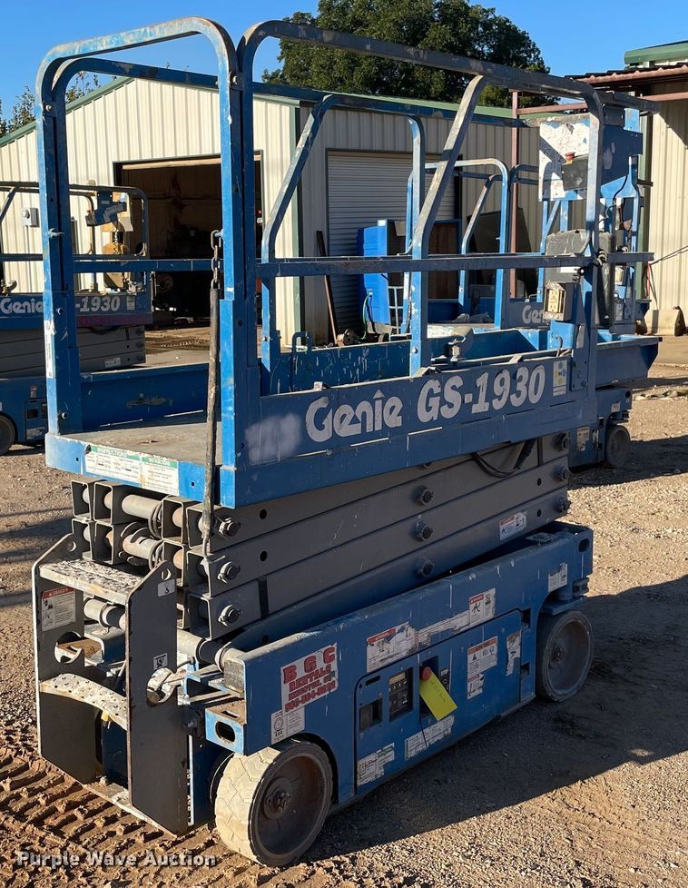 image for item NA9566 2016 Genie GS-1930  scissor lift