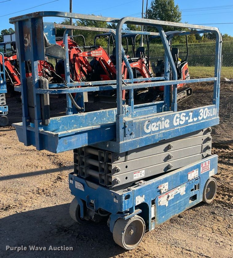 image for item NA9566 2016 Genie GS-1930  scissor lift